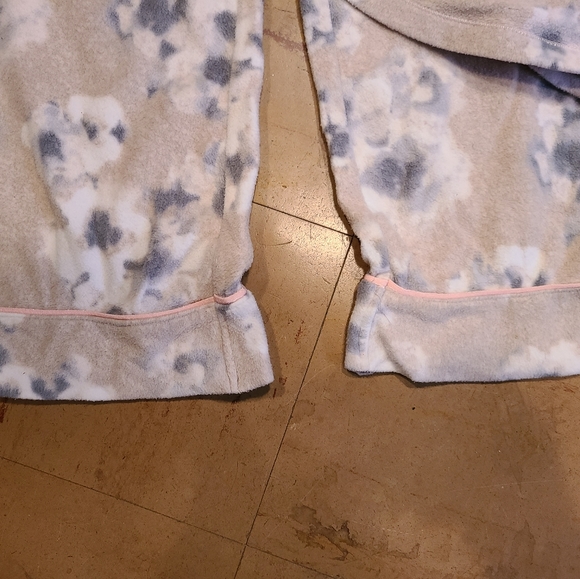 Simply Vera Vera Wang so soft pajama set in a misses size large. EUC - Picture 8 of 9